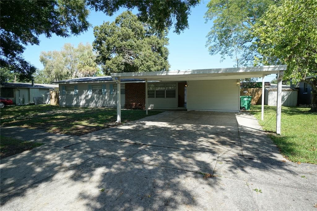 4727 W IOWA AVENUE TAMPA, FL 33616