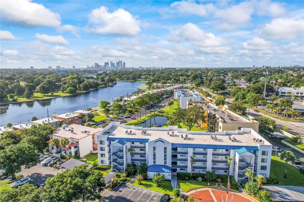 2424 W TAMPA BAY BOULEVARD UNIT L407 TAMPA, FL 33607