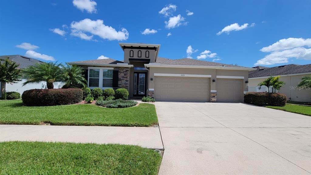 2229 VALTERRA VISTA WAY VALRICO, FL 33594