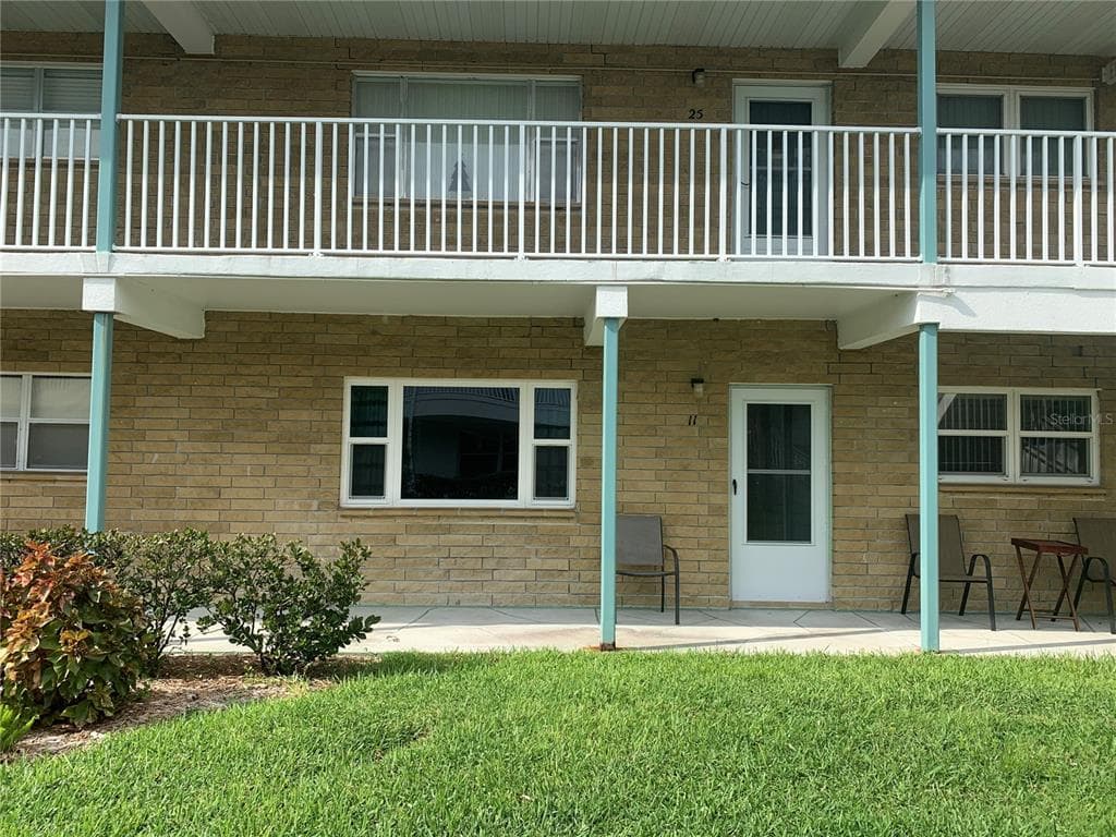 5247 81ST STREET N UNIT 11 ST PETERSBURG, FL 33709