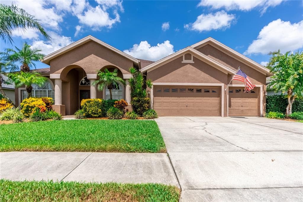 1441 DEERBOURNE DRIVE WESLEY CHAPEL, FL 33543