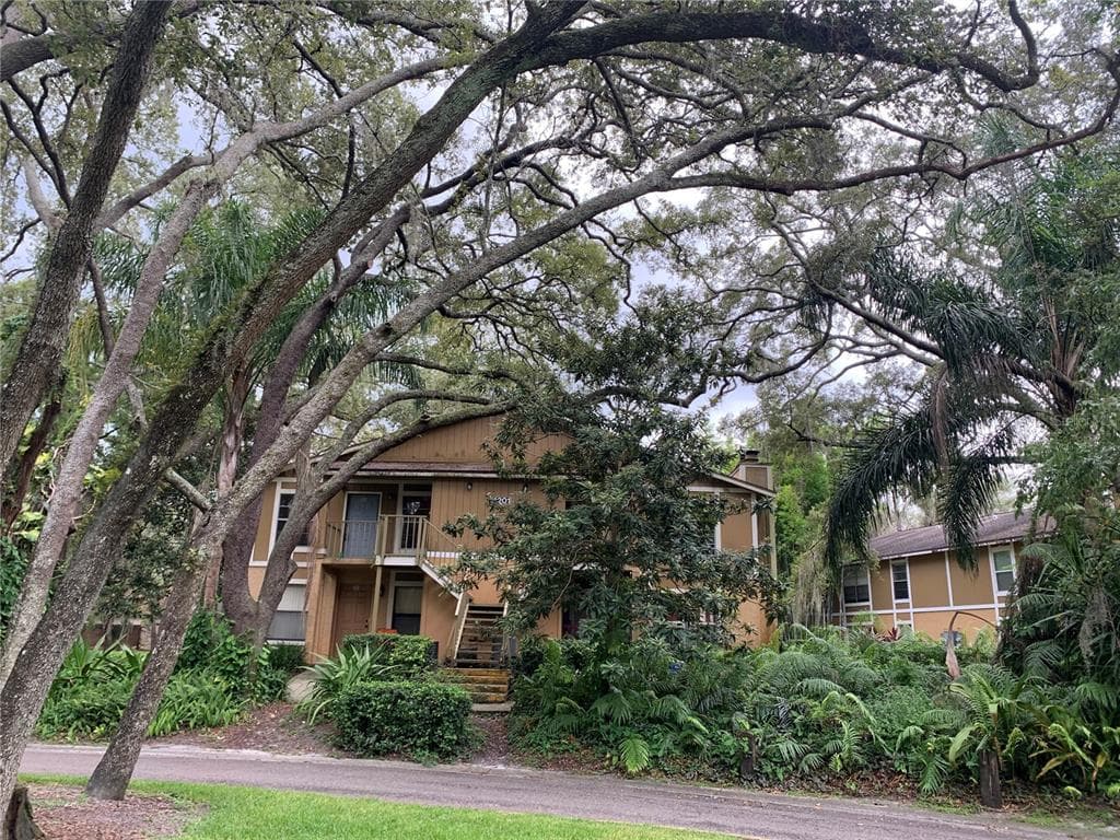 14201 SHADOW MOSS LANE UNIT 202 TAMPA, FL 33613