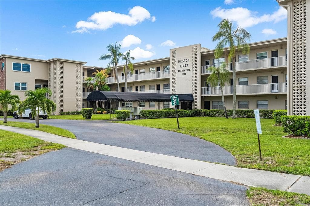 1000 49TH STREET N UNIT 111 ST PETERSBURG, FL 33710