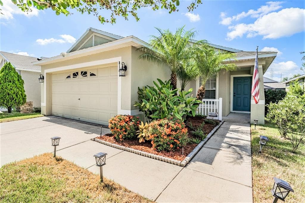 8141 CANTERBURY LAKE BOULEVARD TAMPA, FL 33619