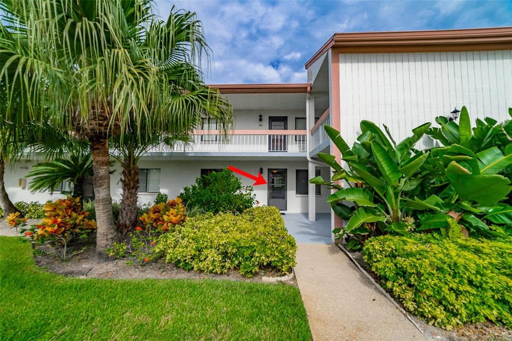 109 LAKEVIEW WAY UNIT 5 OLDSMAR, FL 34677