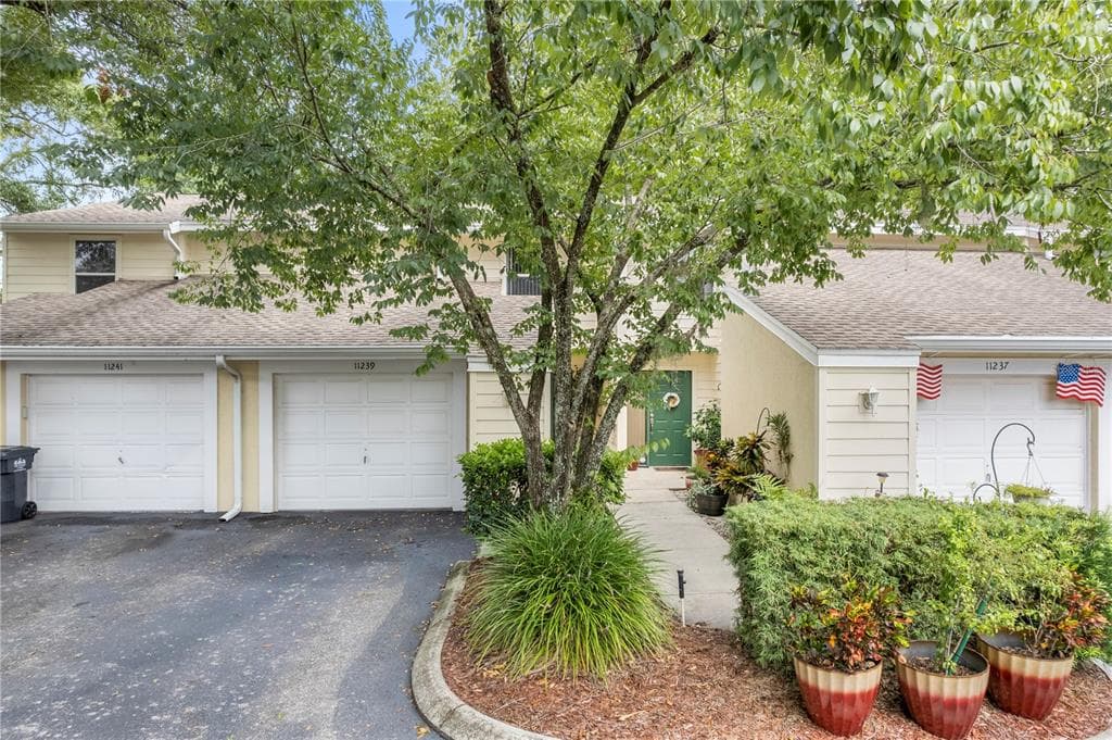 11239 CEDAR HOLLOW LANE TAMPA, FL 33618