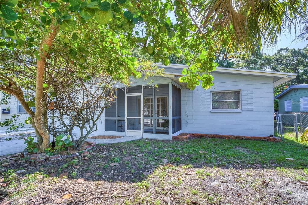 2928 DR MARTIN LUTHER KING JR STREET S ST PETERSBURG, FL 33705