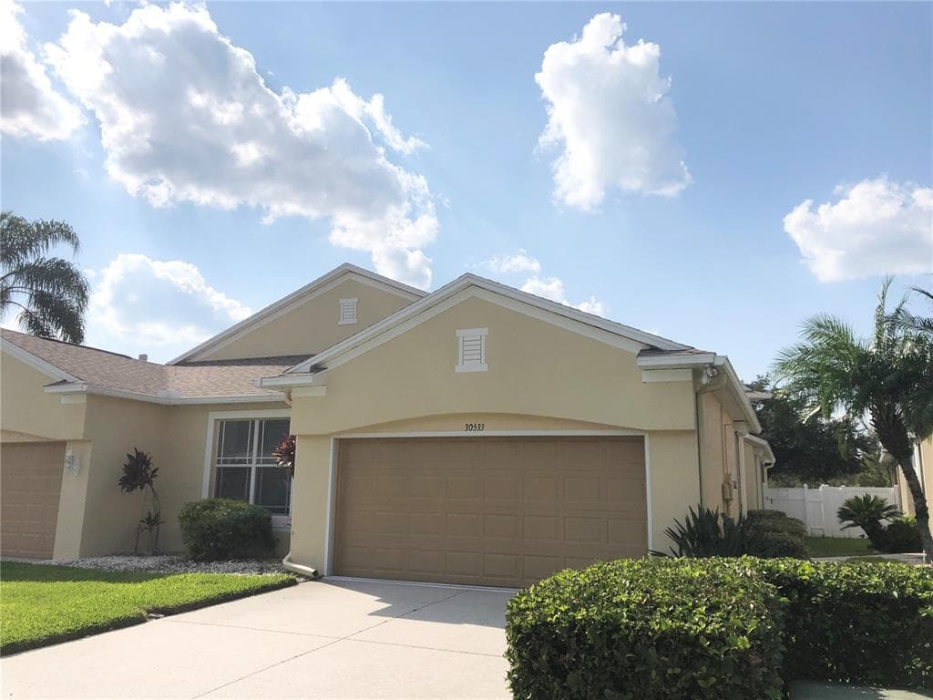 30533 LETTINGWELL CIRCLE WESLEY CHAPEL, FL 33543