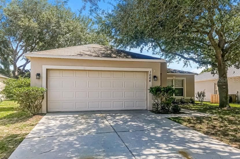 1044 REMINGTON AVENUE EUSTIS, FL 32726