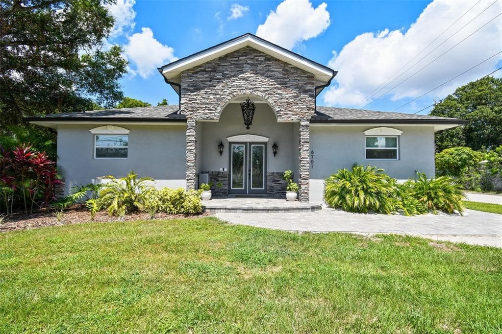 6701 S HIMES AVENUE TAMPA, FL 33611