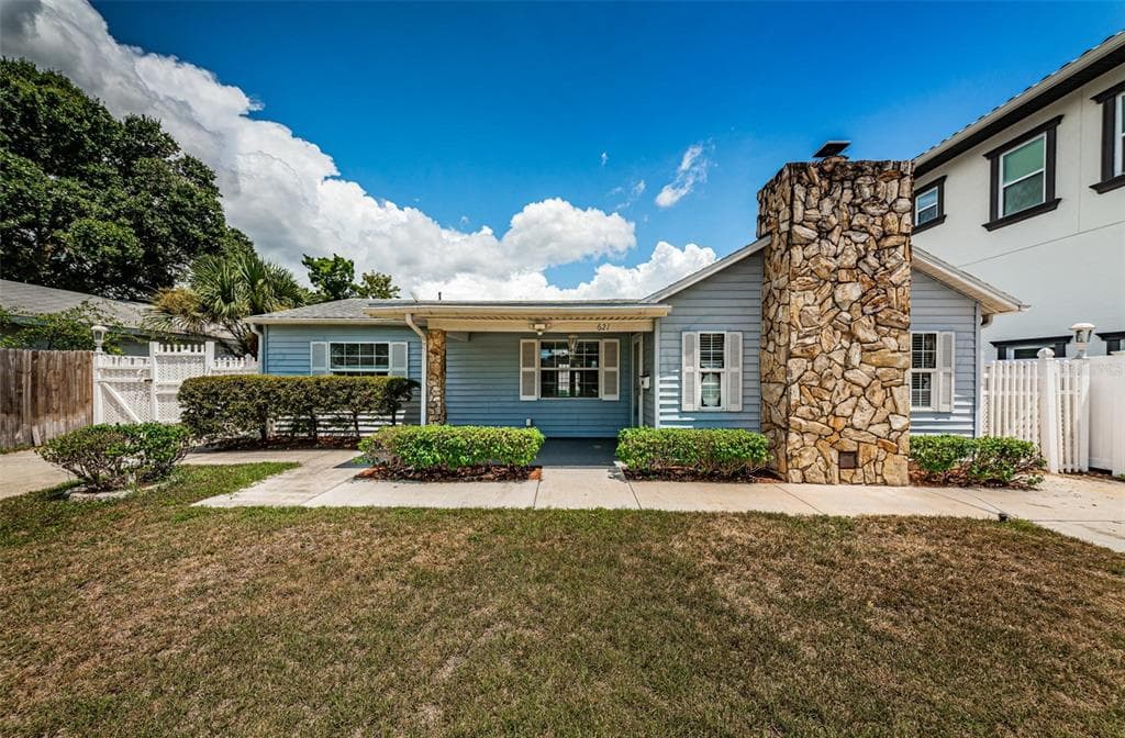 621 85TH AVENUE N ST PETERSBURG, FL 33702