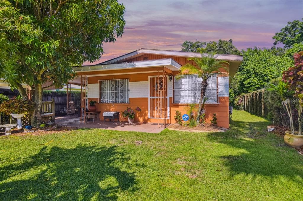 4225 N TAMPANIA AVENUE TAMPA, FL 33607