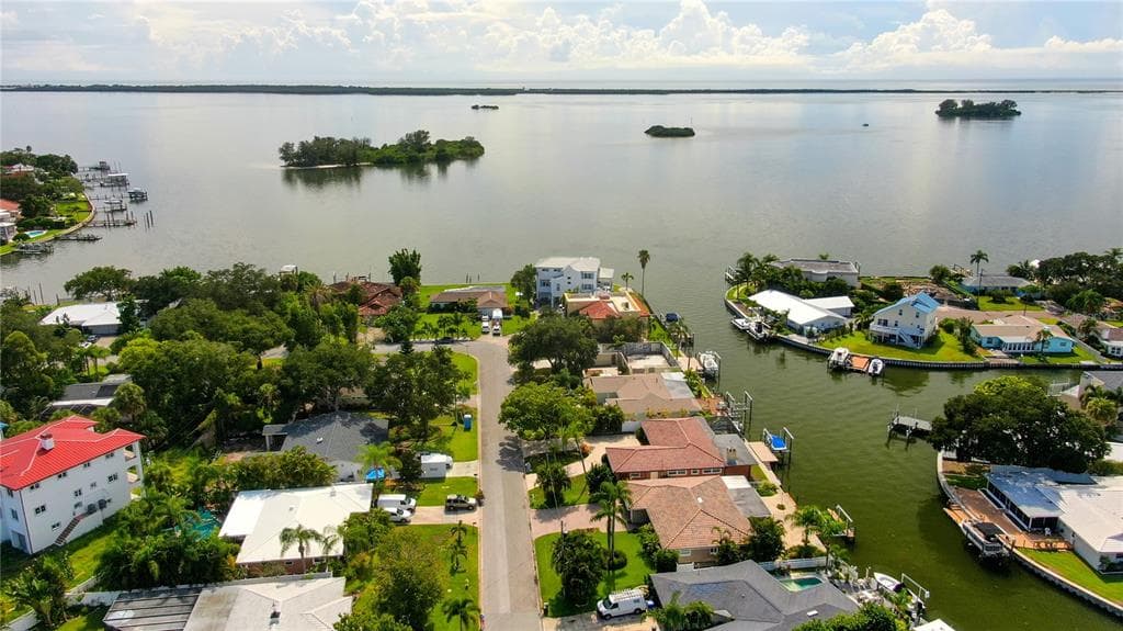 110 MICHIGAN BOULEVARD DUNEDIN, FL 34698