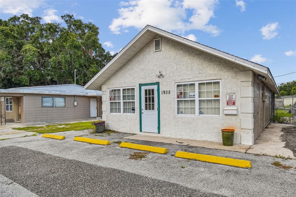 1935 GRAND BOULEVARD HOLIDAY, FL 34690