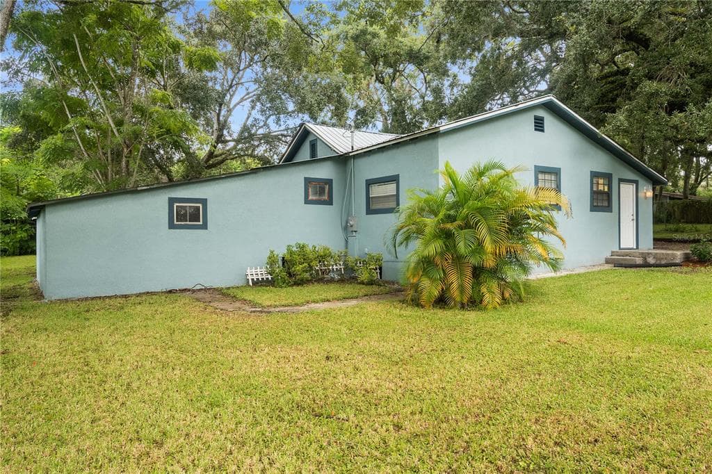 806 SCHOOLHOUSE STREET BROOKSVILLE, FL 34601