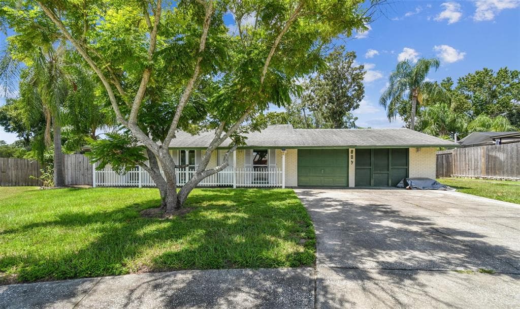 804 VALLEY HILL COURT BRANDON, FL 33510