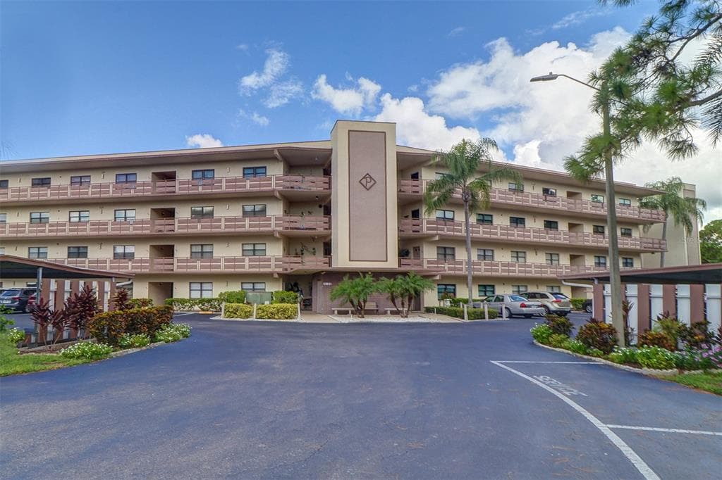 6188 80TH STREET N UNIT 109 ST PETERSBURG, FL 33709