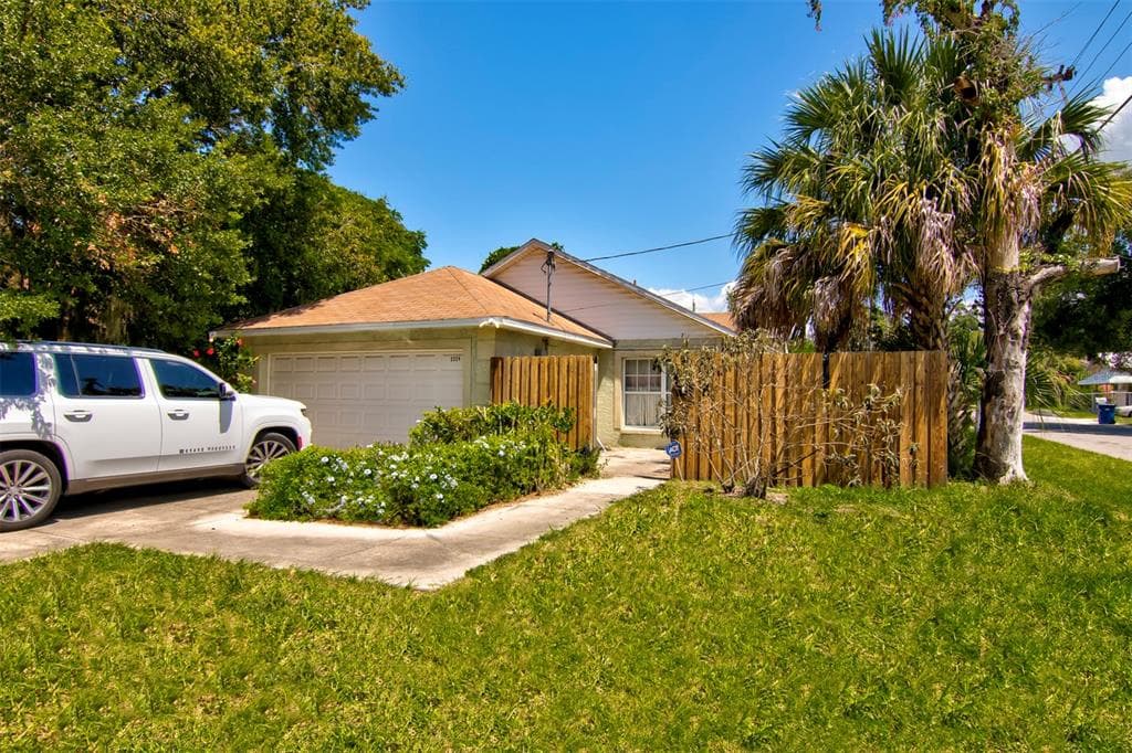 2224 E 19TH AVENUE TAMPA, FL 33605