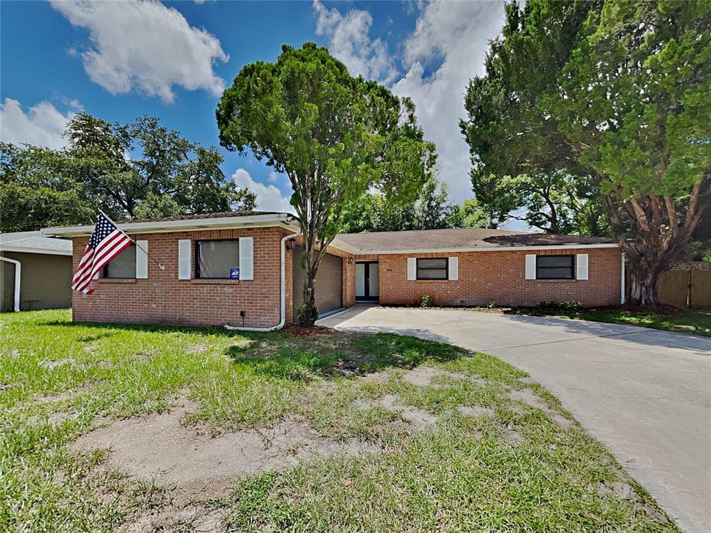 3809 RAVENNA DRIVE VALRICO, FL 33594