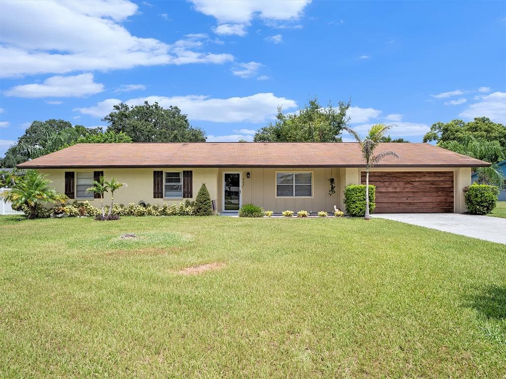 907 RIDGELAND LANE VALRICO, FL 33594