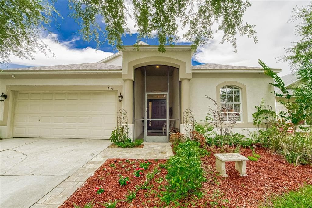 6913 MONARCH PARK DRIVE APOLLO BEACH, FL 33572