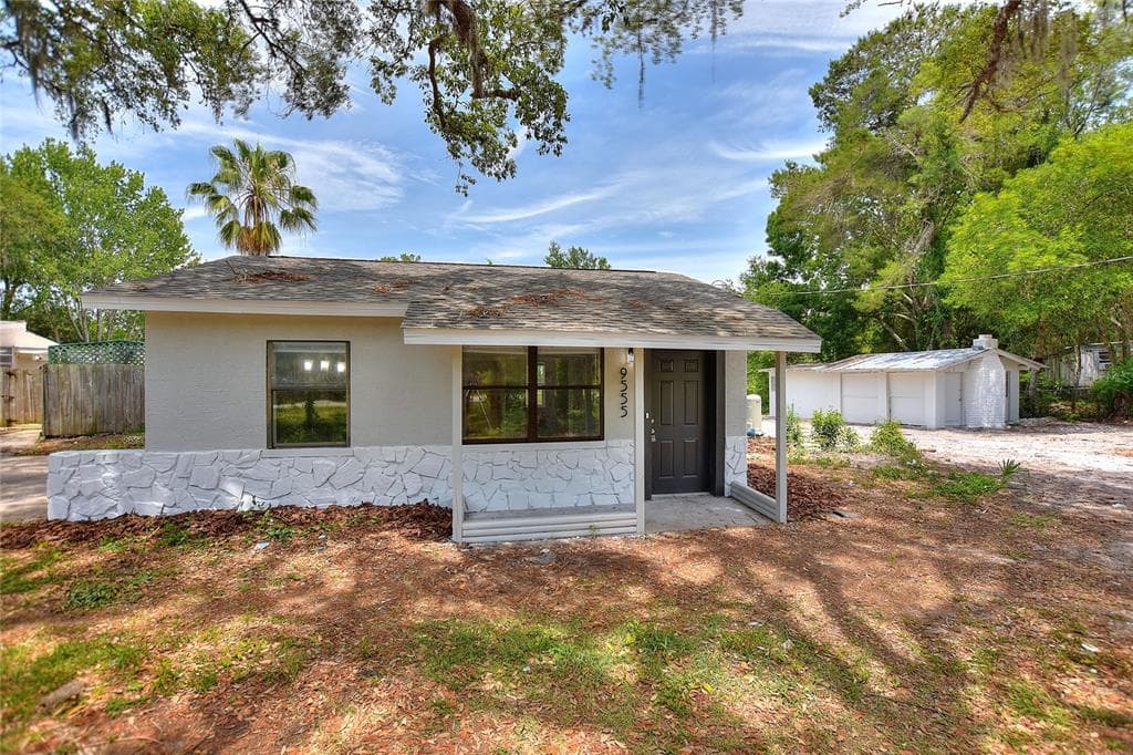 9555 ROUND LAKE DRIVE WEEKI WACHEE, FL 34613