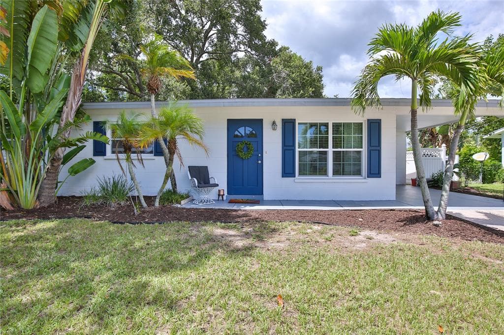 4722 LARK RIDGE CIRCLE SARASOTA, FL 34233
