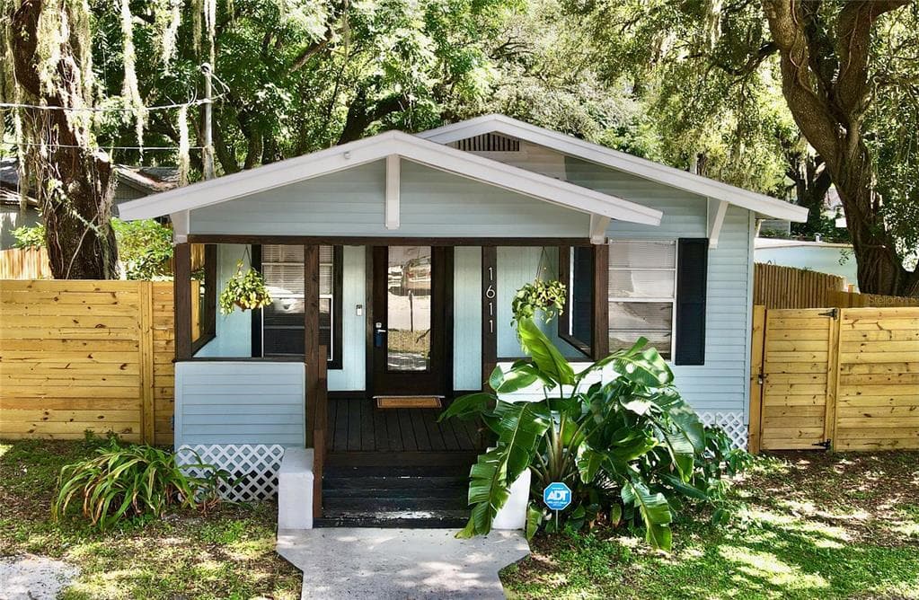 1611 E GENESEE STREET TAMPA, FL 33610