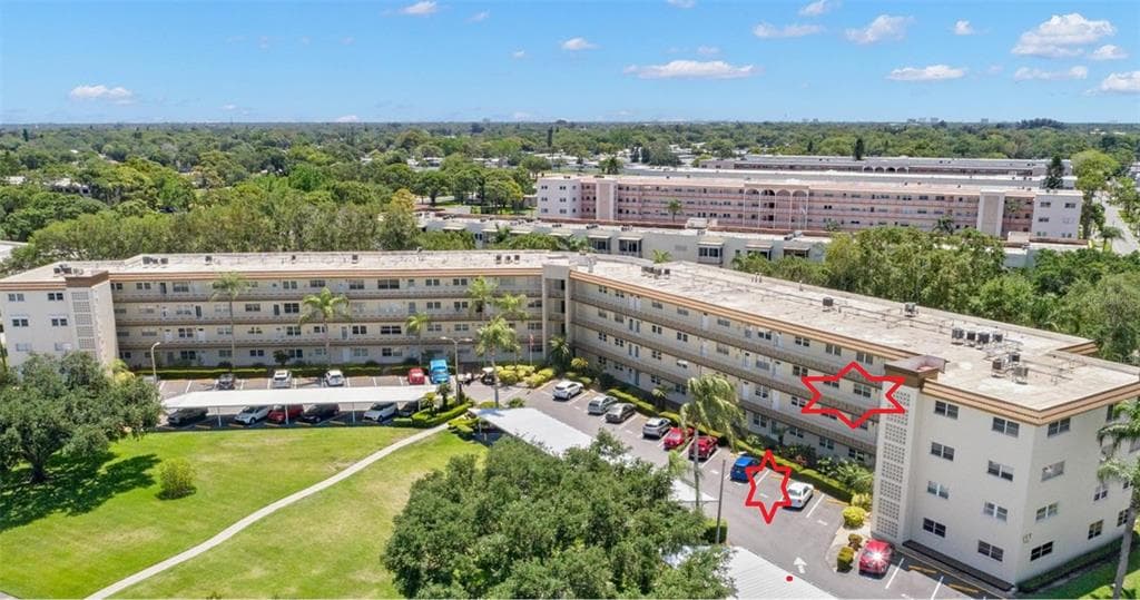 5725 80TH STREET N UNIT 302 ST PETERSBURG, FL 33709