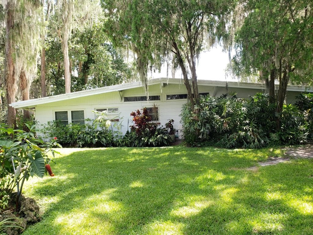 5628 HALF MOON LAKE ROAD TAMPA, FL 33625