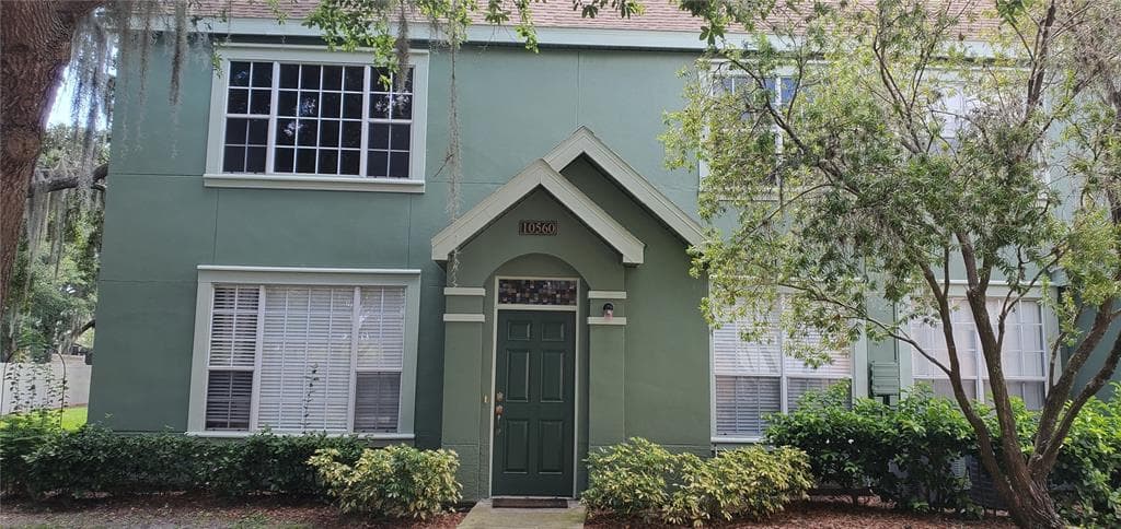 10560 WINDSOR LAKE COURT UNIT 10560 TAMPA, FL 33626