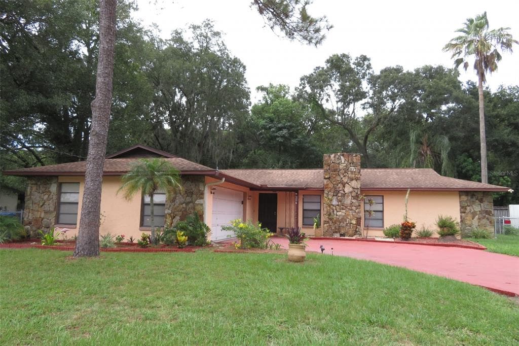 314 E 137TH AVENUE TAMPA, FL 33613