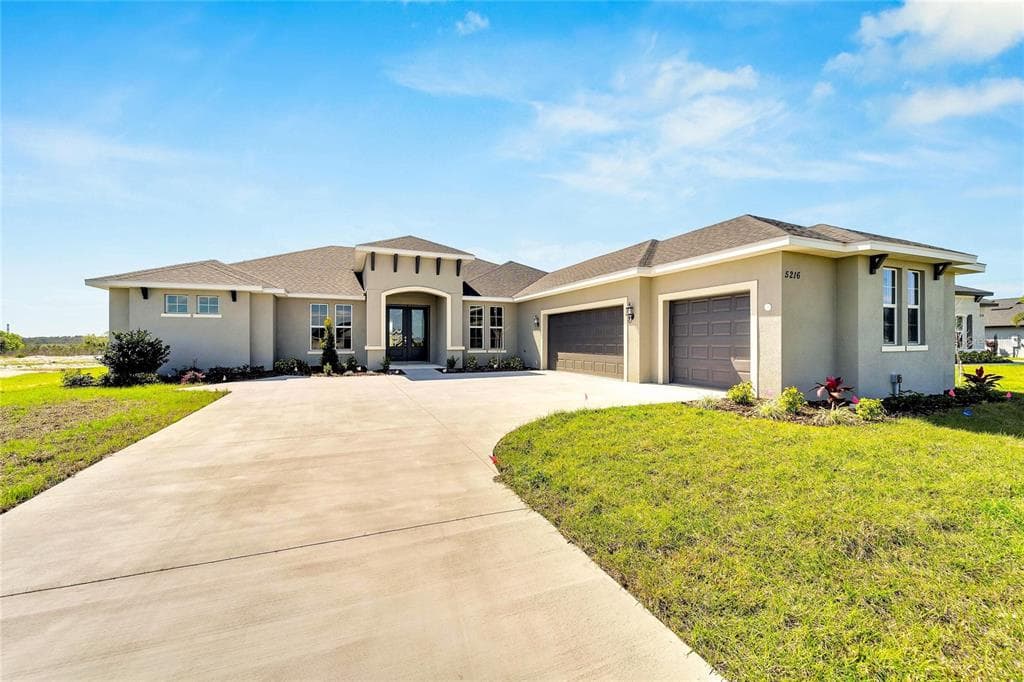 5216 LAKE VENICE DRIVE WIMAUMA, FL 33598