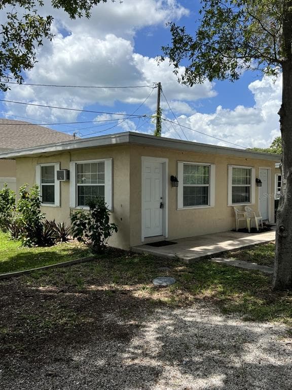 806 8TH AVENUE NW UNIT 1 LARGO, FL 33770