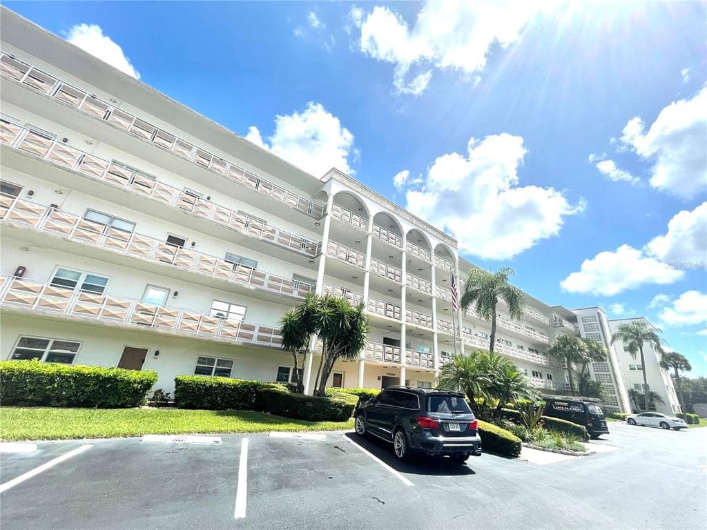 5603 80TH STREET N UNIT 412 ST PETERSBURG, FL 33709