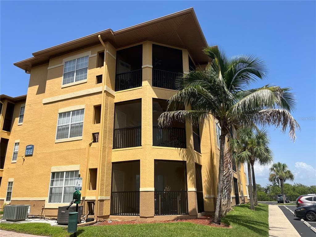 4307 BAYSIDE VILLAGE DRIVE UNIT 304 TAMPA, FL 33615