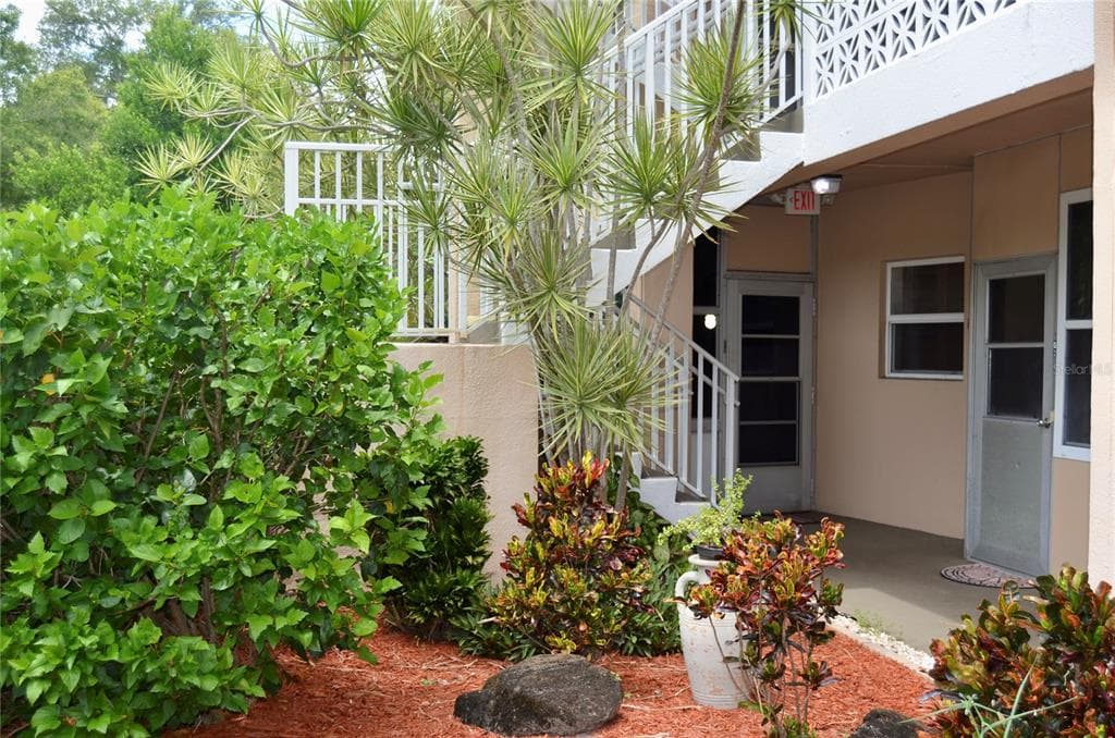 445 32 AVENUE N UNIT 101 ST PETERSBURG, FL 33704