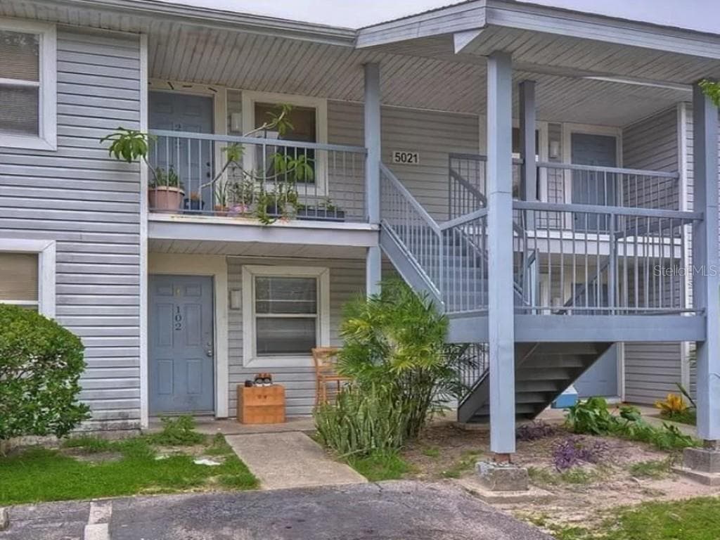 5021 TERRACE PALMS CIRCLE UNIT 201 TAMPA, FL 33617