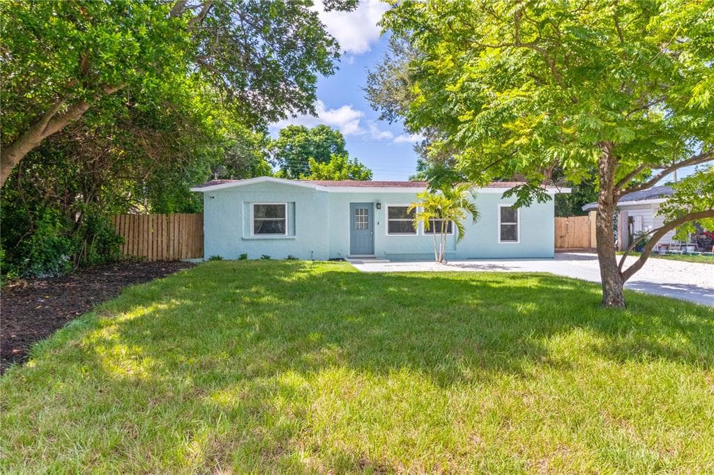 1807 MARILYN AVENUE BRADENTON, FL 34207