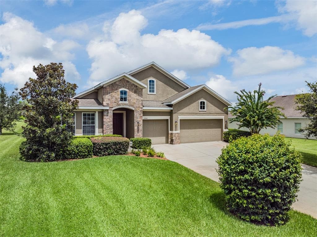 13945 THOROUGHBRED DRIVE DADE CITY, FL 33525