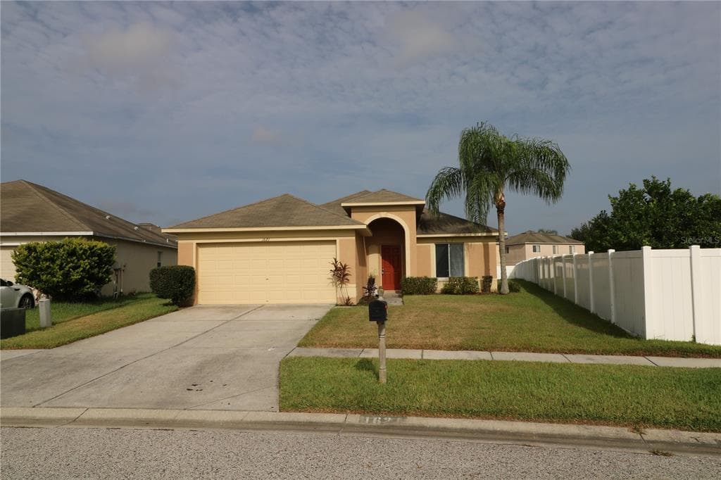 1621 LADYWELL COURT WESLEY CHAPEL, FL 33544
