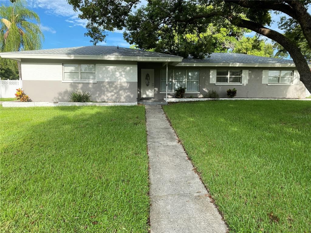 458 WOODLAND DRIVE LARGO, FL 33771
