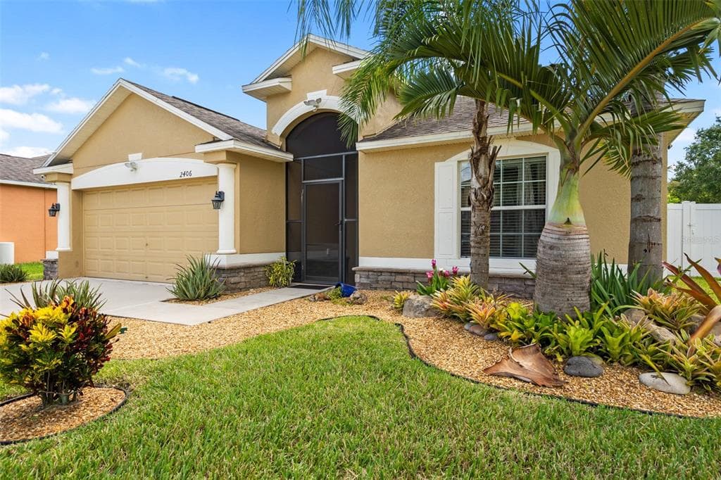 2406 DAKOTA CLIFF STREET RUSKIN, FL 33570