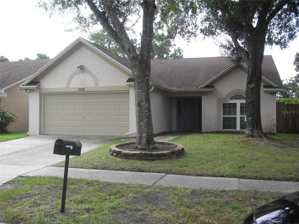1113 BLOOM HILL AVENUE VALRICO, FL 33596