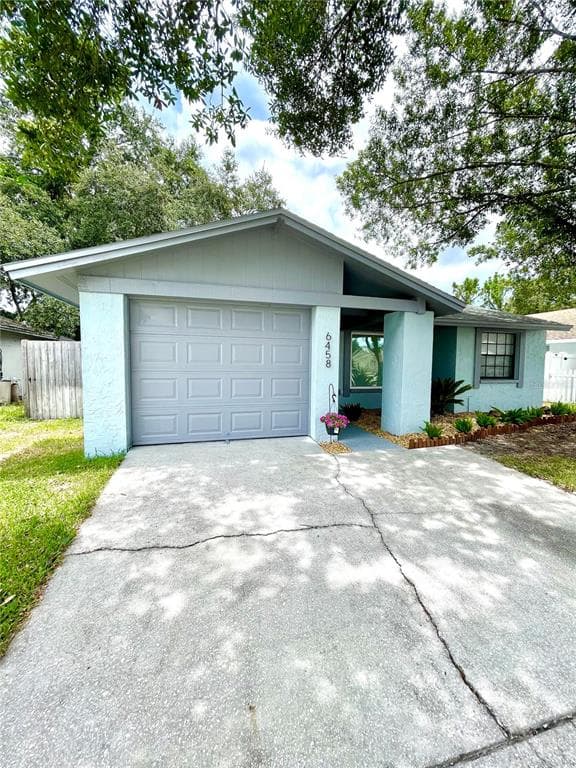 6458 REEF CIRCLE TAMPA, FL 33625