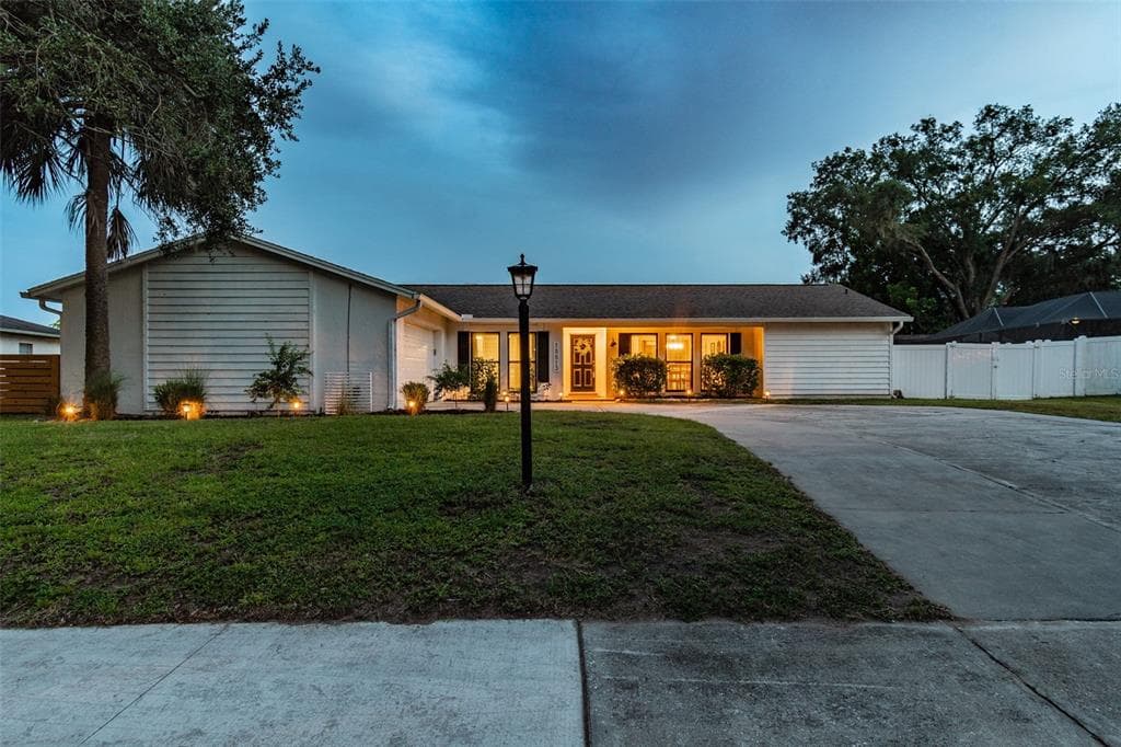 15513 WETSTONE DRIVE TAMPA, FL 33613