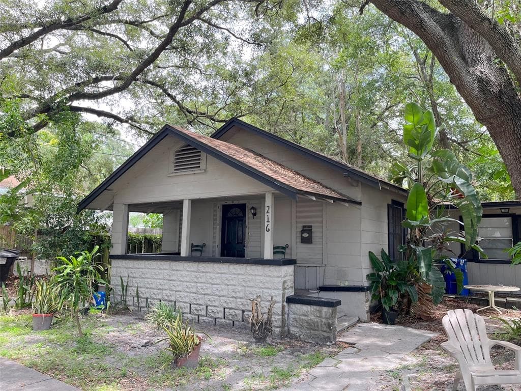 216 29TH STREET S ST PETERSBURG, FL 33712