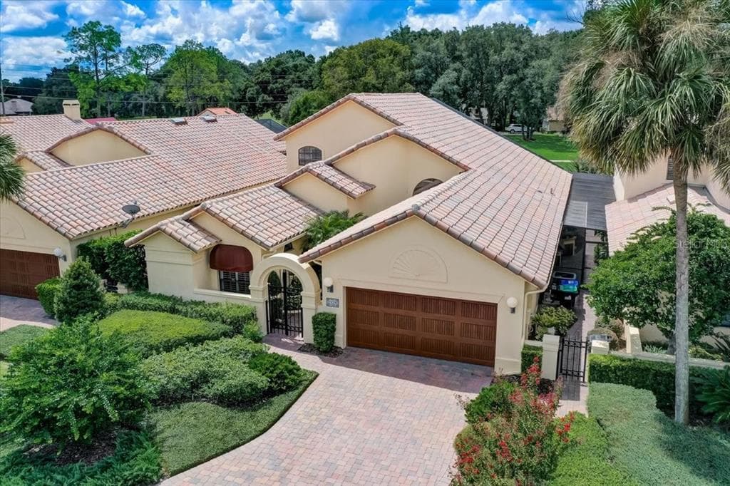 2428 VIA GENOVA APOPKA, FL 32712