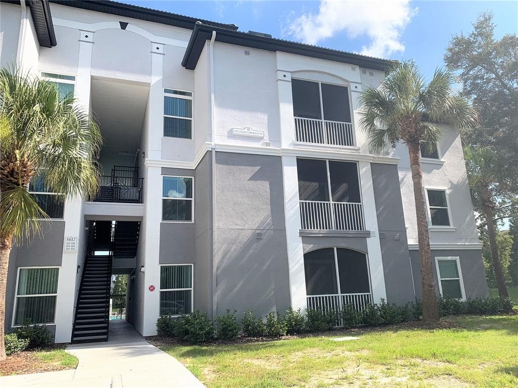 5617 LEGACY CRESCENT PLACE UNIT 201 RIVERVIEW, FL 33578
