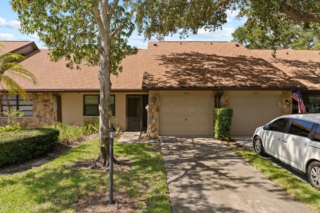 9920 LAKE SEMINOLE DRIVE E LARGO, FL 33773